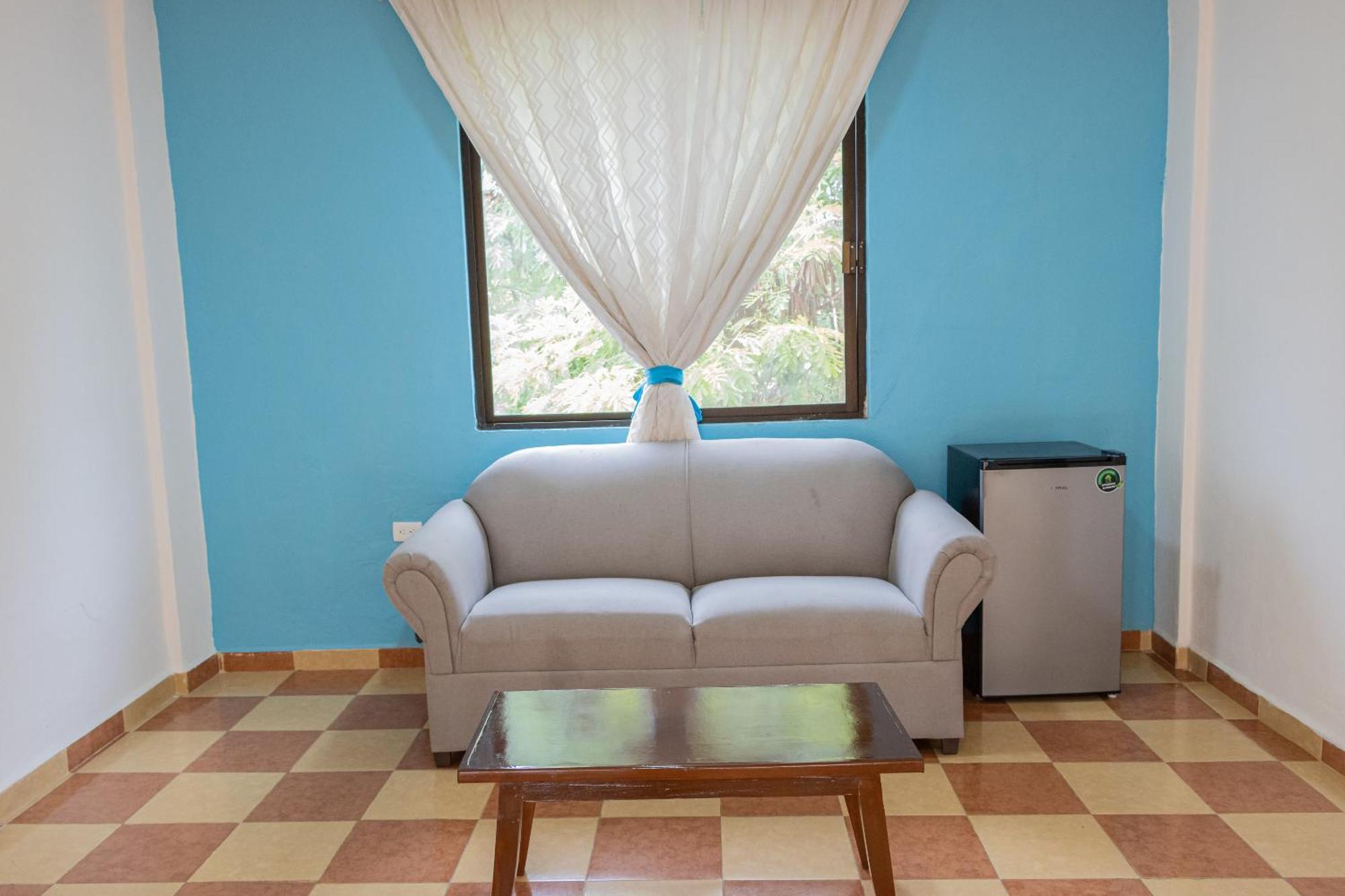 Oyo Hotel Marias,Aeropuerto Internacional De เชตุมัล ภายนอก รูปภาพ