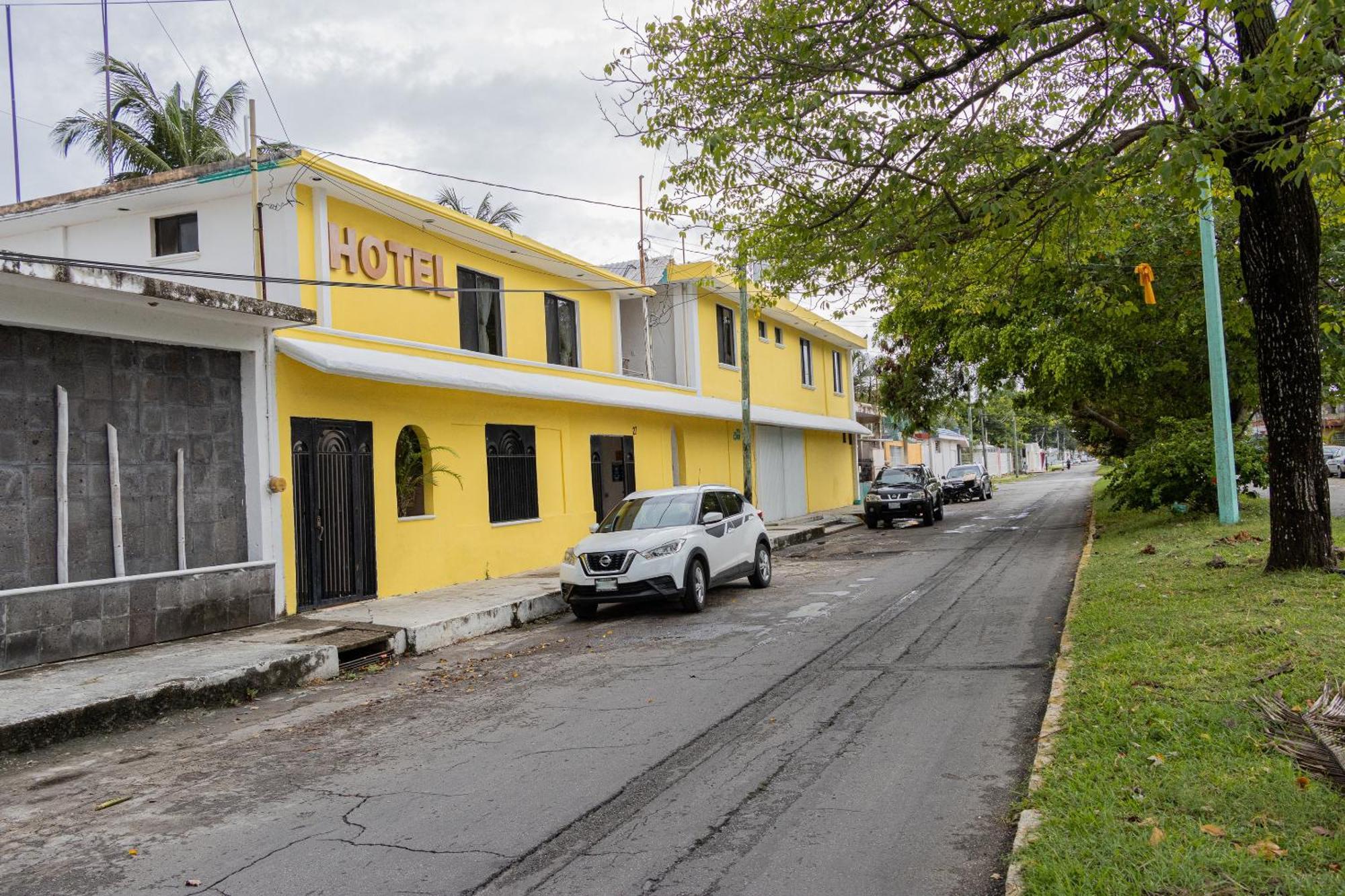 Oyo Hotel Marias,Aeropuerto Internacional De เชตุมัล ภายนอก รูปภาพ