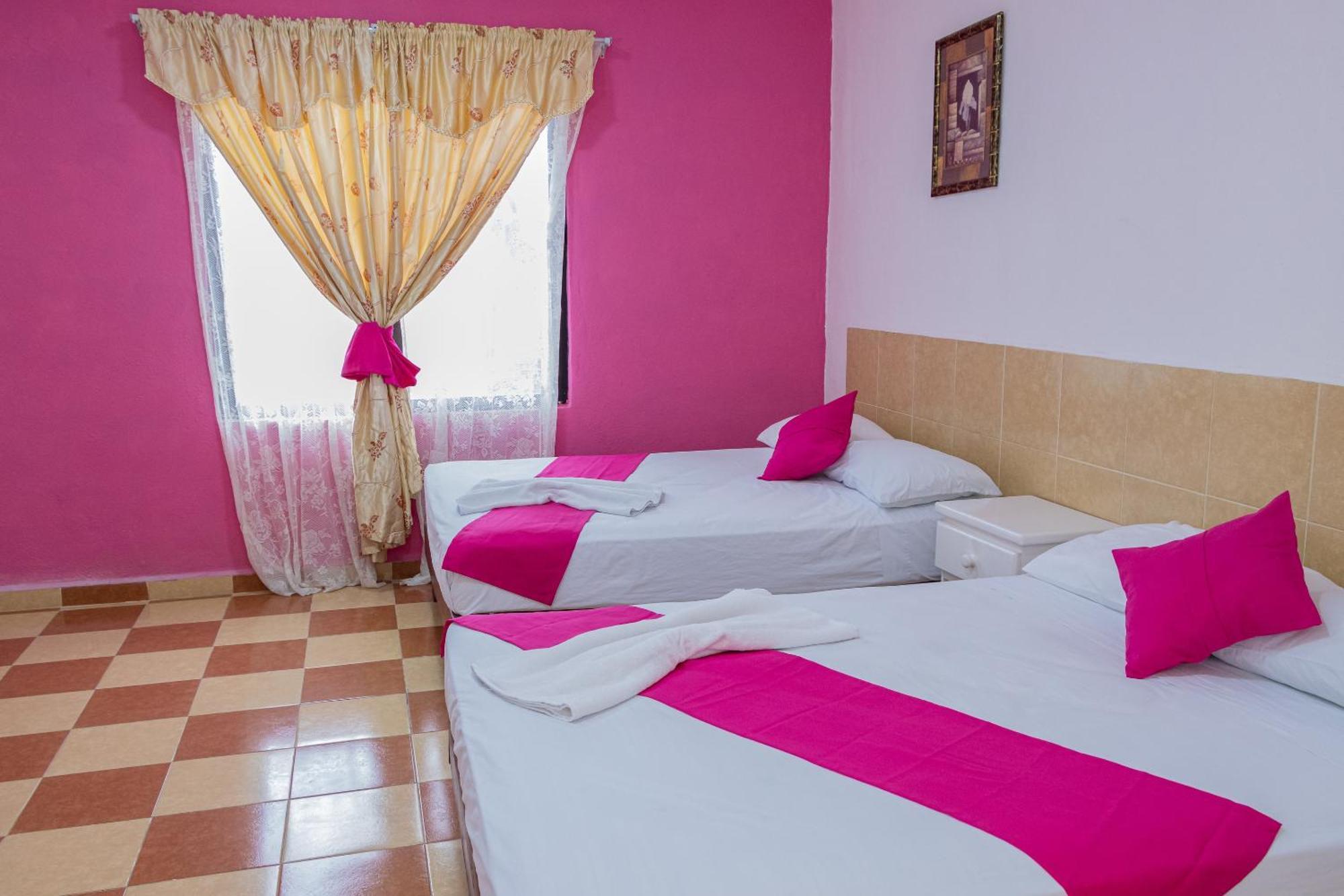 Oyo Hotel Marias,Aeropuerto Internacional De เชตุมัล ภายนอก รูปภาพ