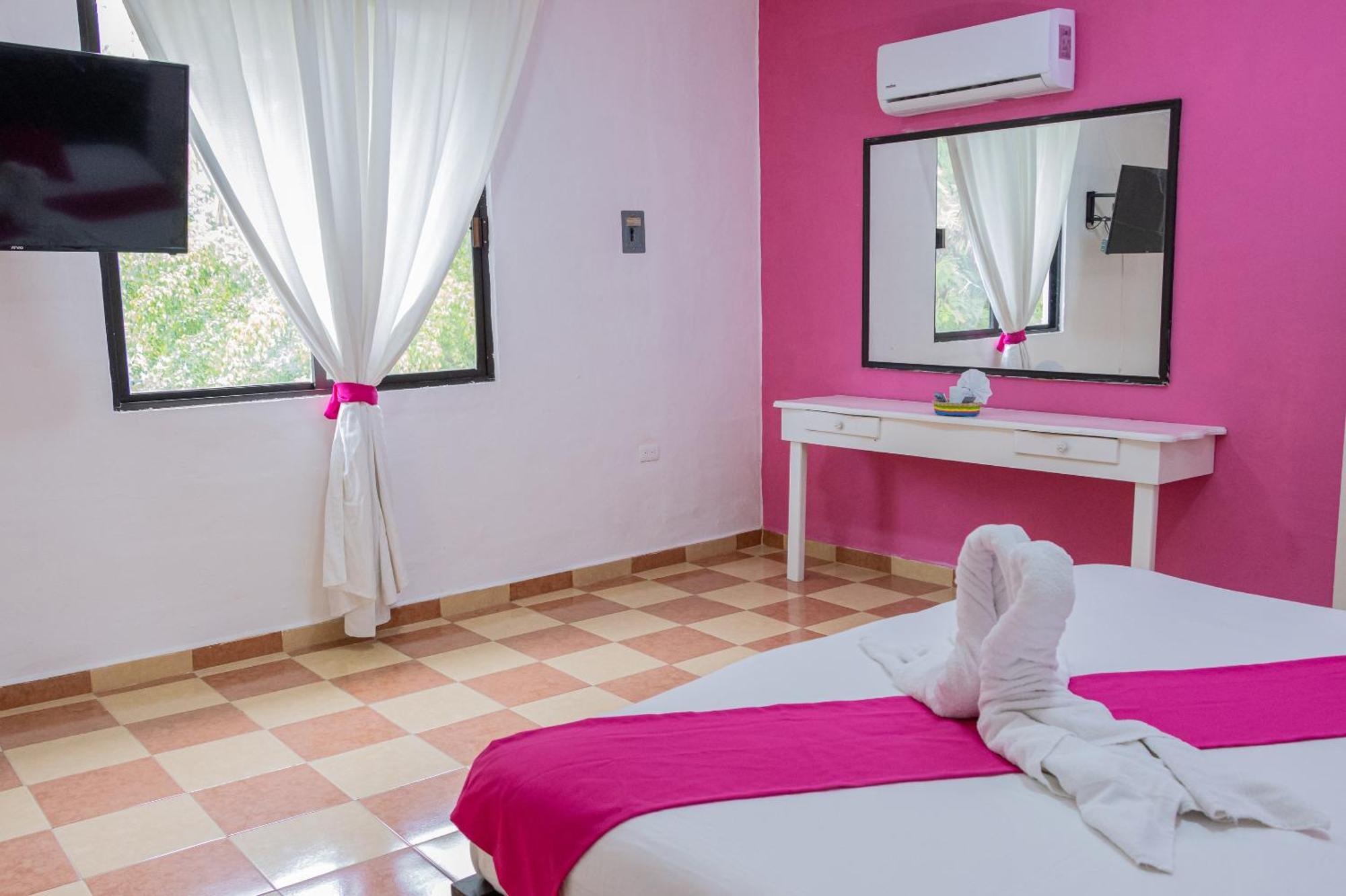 Oyo Hotel Marias,Aeropuerto Internacional De เชตุมัล ภายนอก รูปภาพ