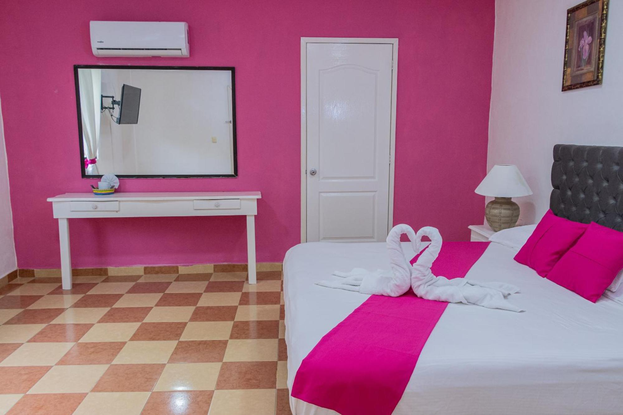 Oyo Hotel Marias,Aeropuerto Internacional De เชตุมัล ภายนอก รูปภาพ