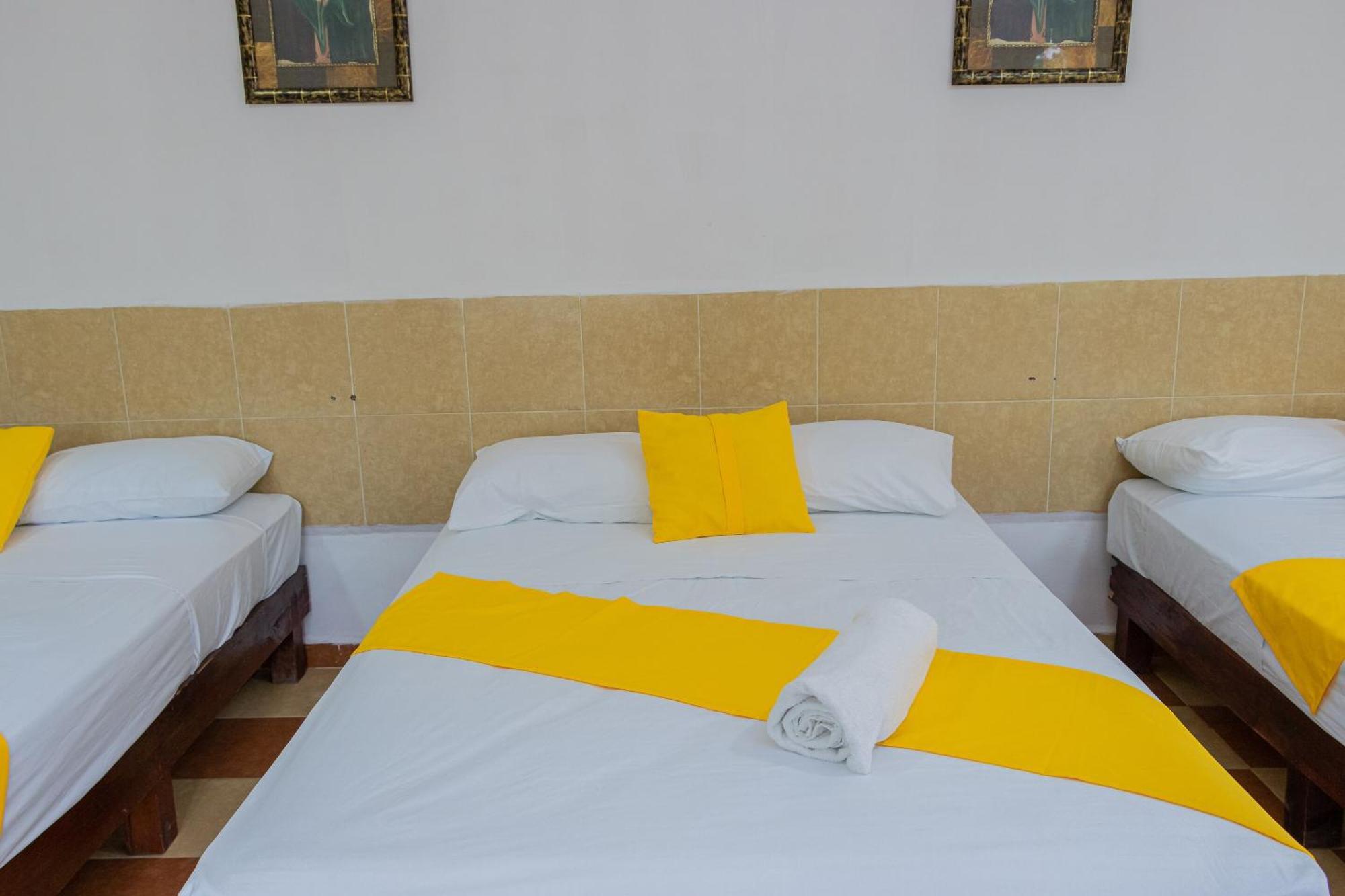 Oyo Hotel Marias,Aeropuerto Internacional De เชตุมัล ภายนอก รูปภาพ