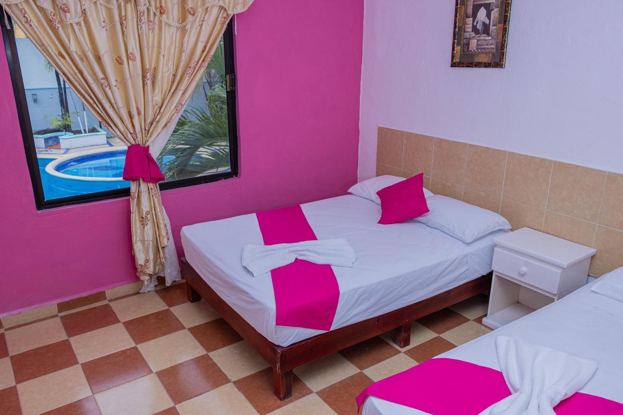 Oyo Hotel Marias,Aeropuerto Internacional De เชตุมัล ภายนอก รูปภาพ