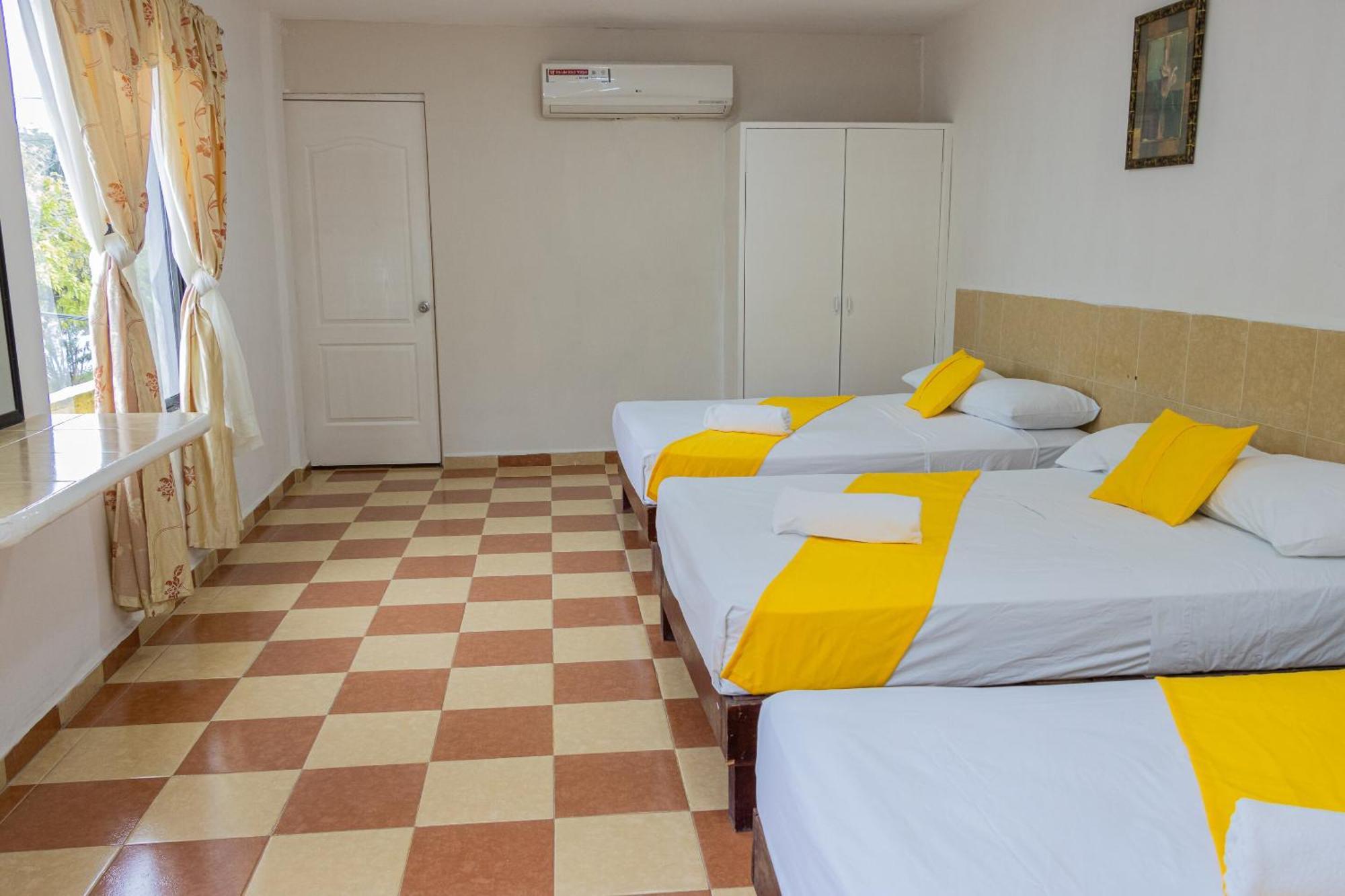 Oyo Hotel Marias,Aeropuerto Internacional De เชตุมัล ภายนอก รูปภาพ