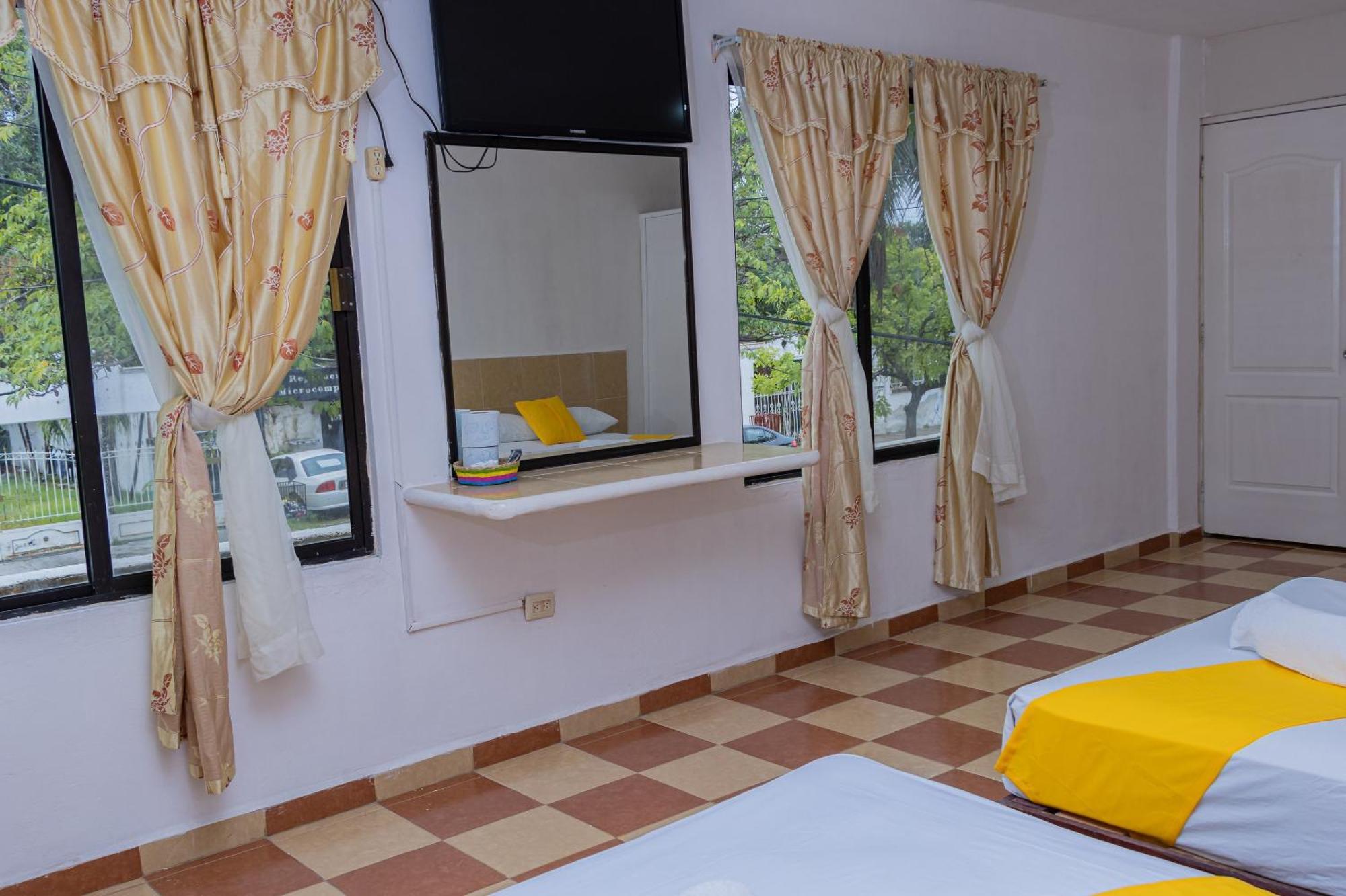Oyo Hotel Marias,Aeropuerto Internacional De เชตุมัล ภายนอก รูปภาพ